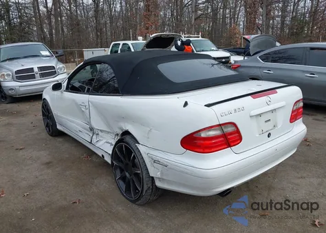 2000 Mercedes-Benz Clk 320 from USA, damaged, VIN WDBLK65G6YT047140
